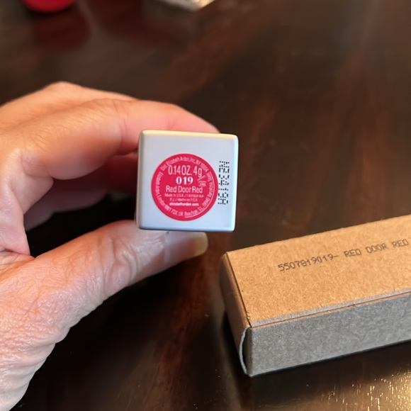 Elizabeth Arden "Red Door Red" Lipstick - Picture 3 of 6